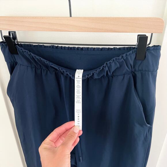 Lululemon Keep Moving Crop Pants True Navy W6BJXS Women's Size 6 - Picture 10 of 10